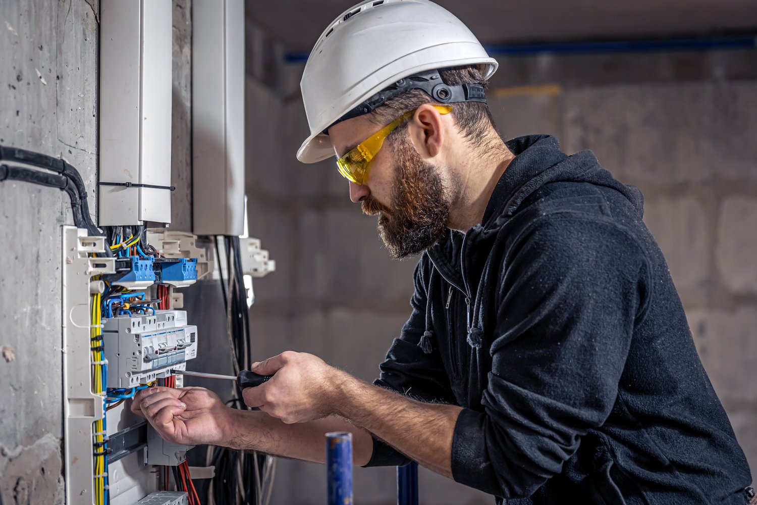 Praktyczne porady dla profesjonalistów w branży elektryczno-hydraulicznej