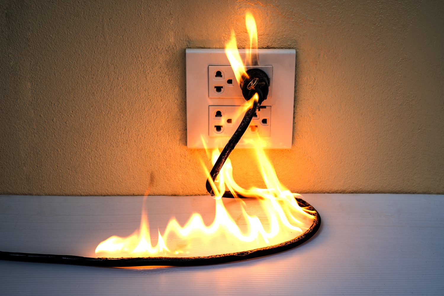 Jak rozwiązać problem przegrzewających się złącz w instalacji elektrycznej