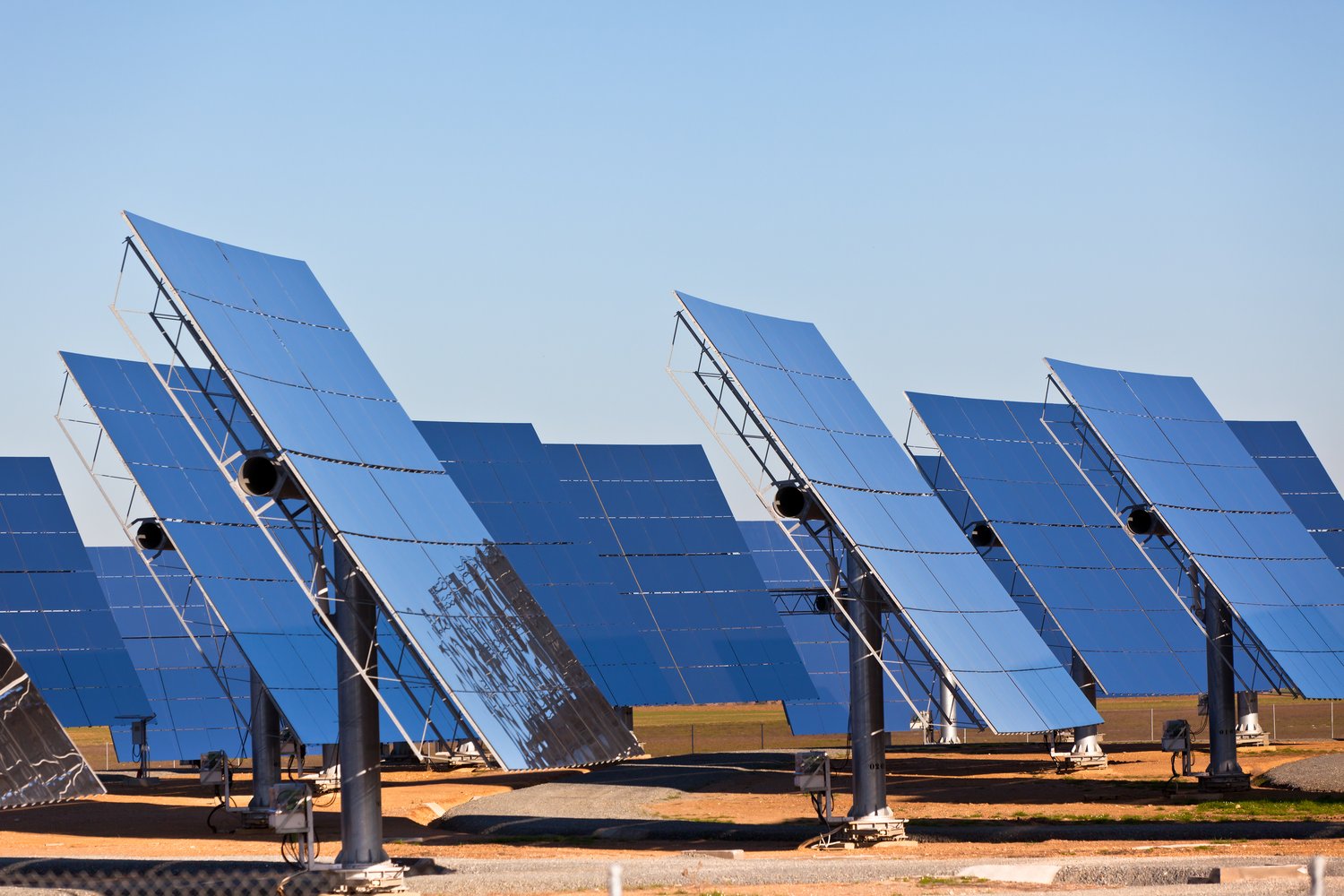 Praktyczny przewodnik po instalacjach solarnych do ogrzewania wody