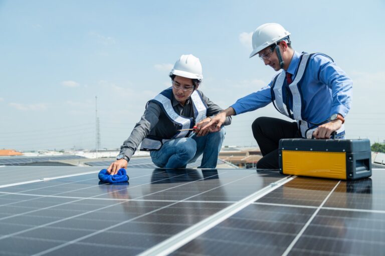 Diagnozowanie i naprawa usterek w systemie solarnym