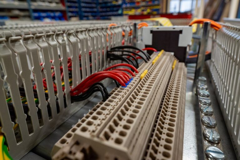 Rozwiązywanie usterek w systemach sterowania PLC