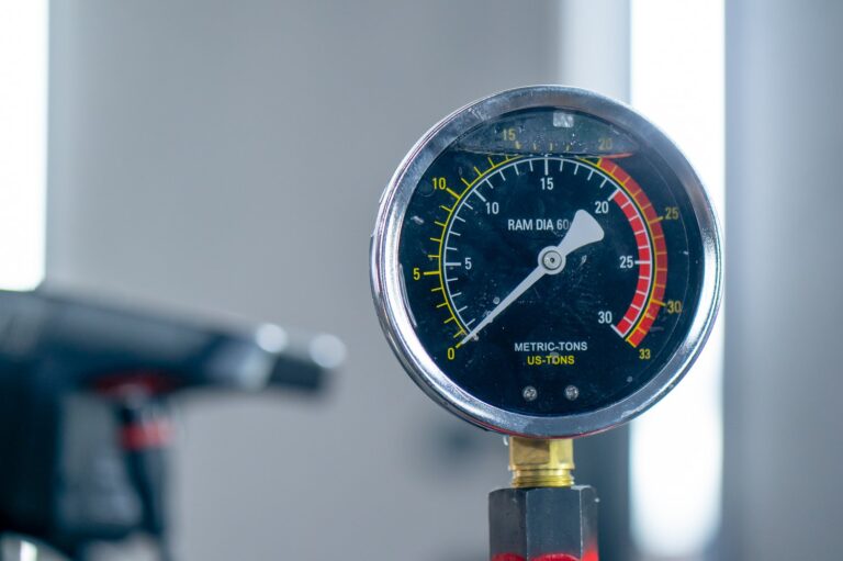 Skuteczne diagnozowanie usterek w układach hydrauliki siłowej