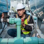 Praktyczne rozwiązania montażowe dla instalacji elektrycznych i hydraulicznych