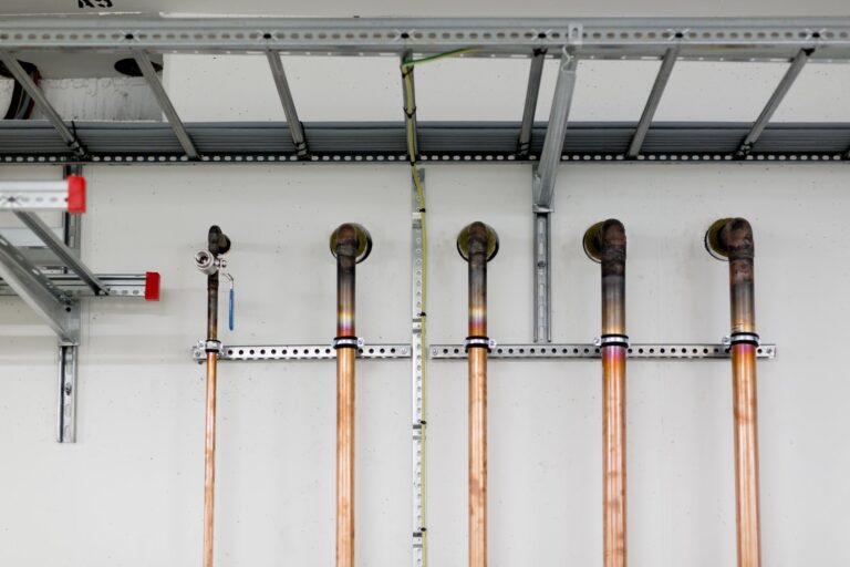 Profesjonalne instalacje miedziane w systemach medycznych i klimatyzacyjnych