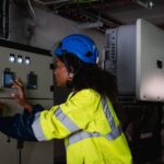 Co powoduje nagłe gaśnięcie światła w jednym pokoju