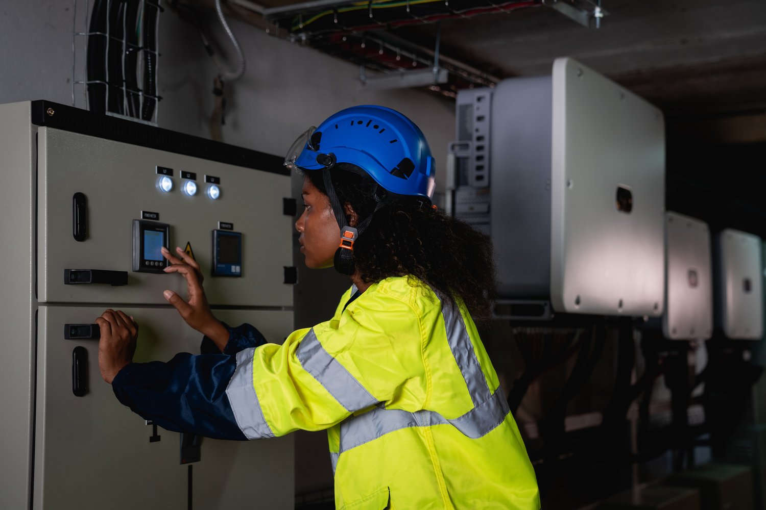 Co powoduje nagłe gaśnięcie światła w jednym pokoju