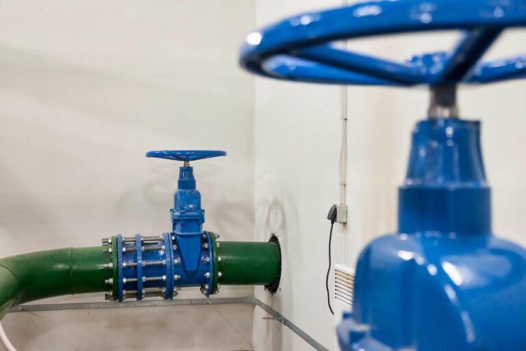 Co powoduje spadek ciśnienia wody tylko w godzinach porannych