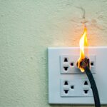 Dlaczego gniazdko elektryczne przestaje działać tylko w jednym pomieszczeniu