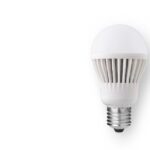 Dlaczego lampa LED świeci słabiej po kilku miesiącach użytkowania