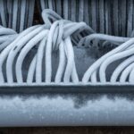 Jak poradzić sobie z zamarzającą instalacją wodną w piwnicy