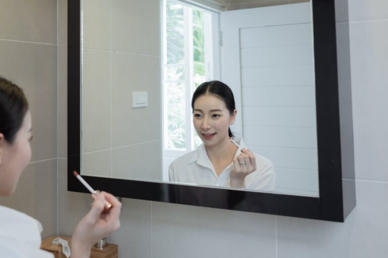 Jak poradzić sobie z zaparowującymi oknami w łazience