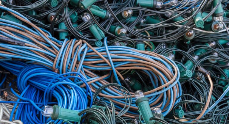 Jak wybrać odpowiedni kanał kablowy dla instalacji elektrycznej w domu i firmie