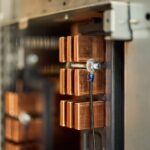 Jak wybrać odpowiedni przekładnik prądowy dla instalacji niskiego napięcia