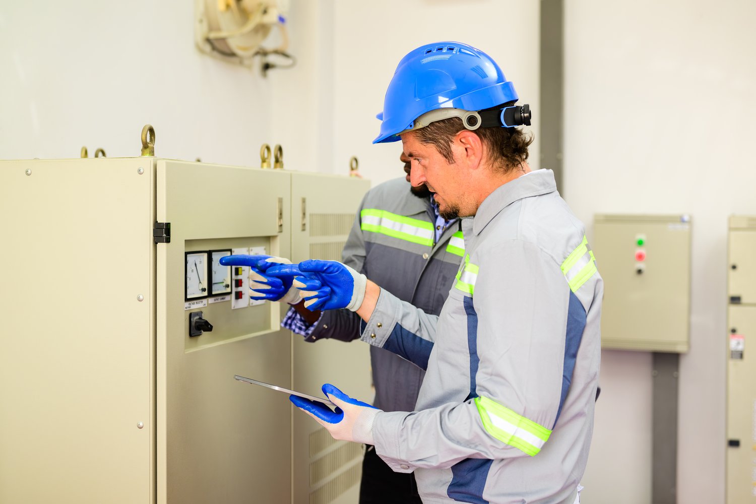 Jak wybrać odpowiednią różnicówkę trójfazową do instalacji elektrycznej