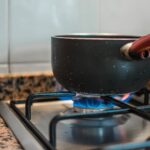 Co powoduje brak iskry w zapalaczce gazowej przy kuchence