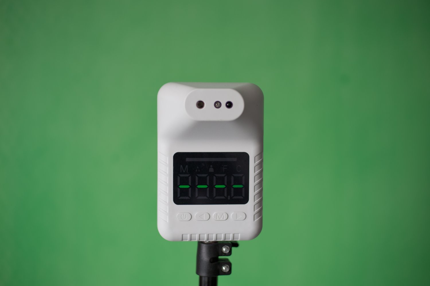 Dlaczego lampy LED świecą bardzo słabo po podłączeniu ściemniacza