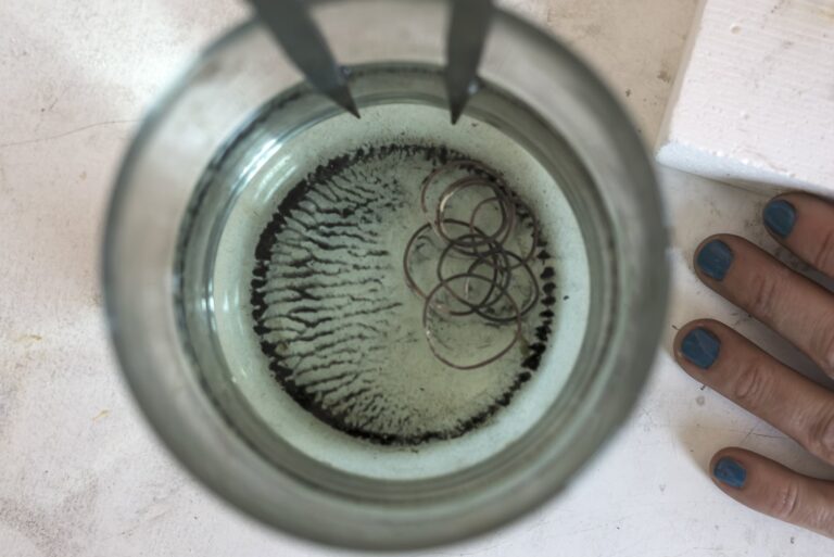 Jak rozpoznać że filtr wody pod zlewem jest całkowicie zatkany