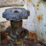 Jak rozpoznać że zawór główny gazu w mieszkaniu nie zamyka się szczelnie