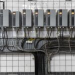 Dlaczego wyłącznik różnicowo-prądowy w rozdzielnicy głównej wybija w deszczowe dni