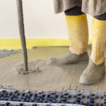 Jak prawidłowo przygotować podłoże pod system grzewczy w domu